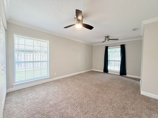 Building Photo - 5511 La Moya Ave