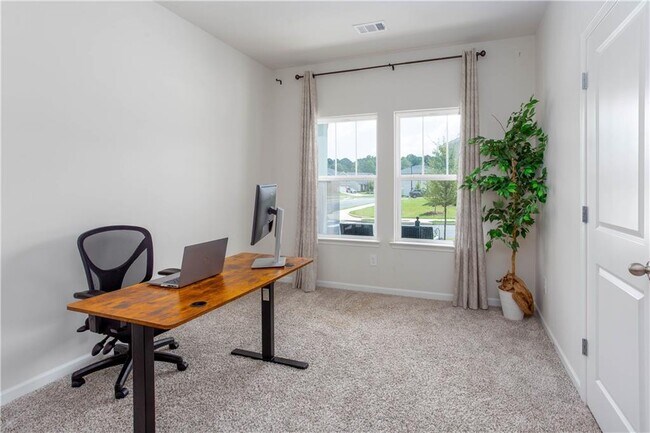 Building Photo - 607 Runnel Dr