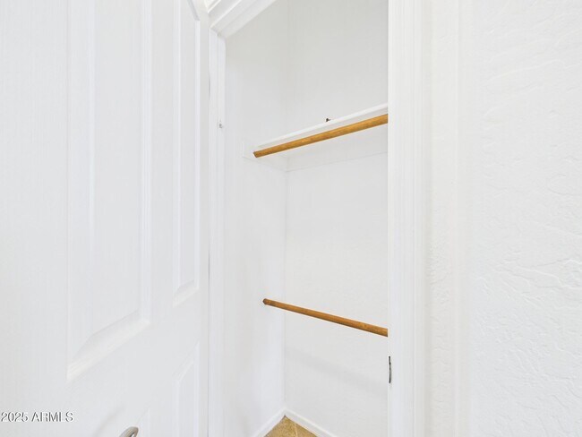 Building Photo - 2326 W Sleepy Ranch Rd