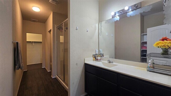 Building Photo - 3204 Ortman Dr