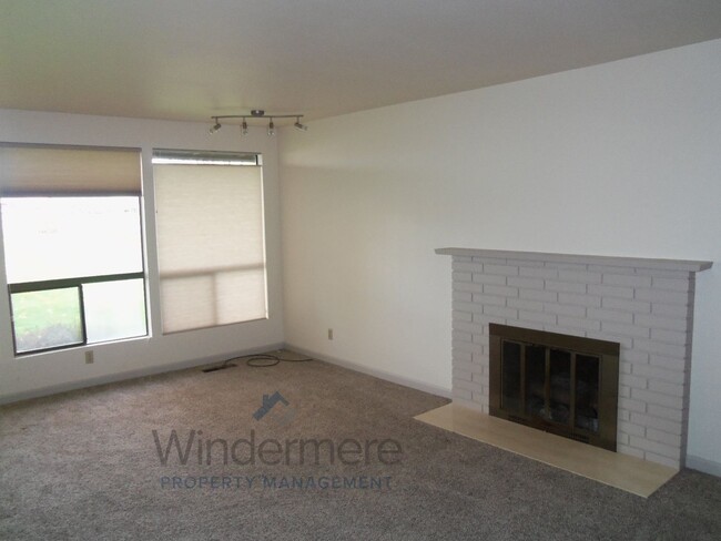 Building Photo - 601 Village Way #63 - Located in Wildwood ...