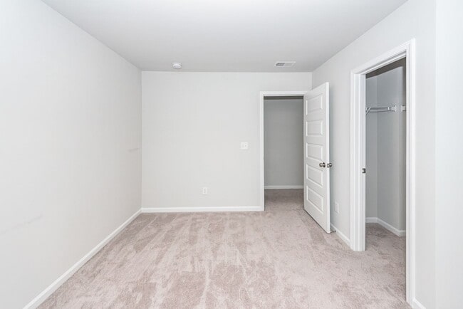 Building Photo - 4 Bedroom, 2.5 Bathroom Home in Cane Bay Plantation - Summerville