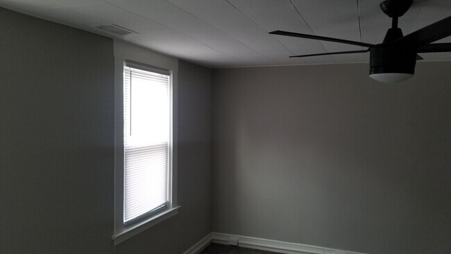 Building Photo - 2451 Tremont Ave