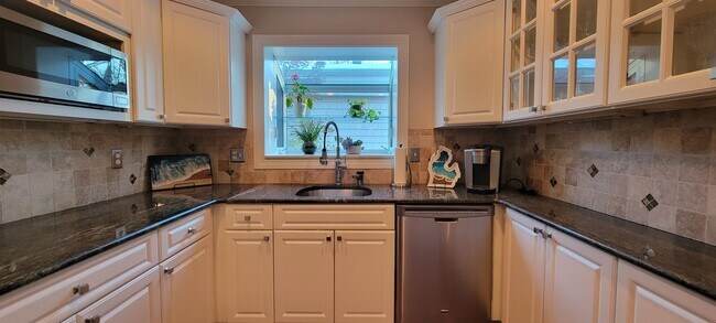 Building Photo - 547 Neff Rd