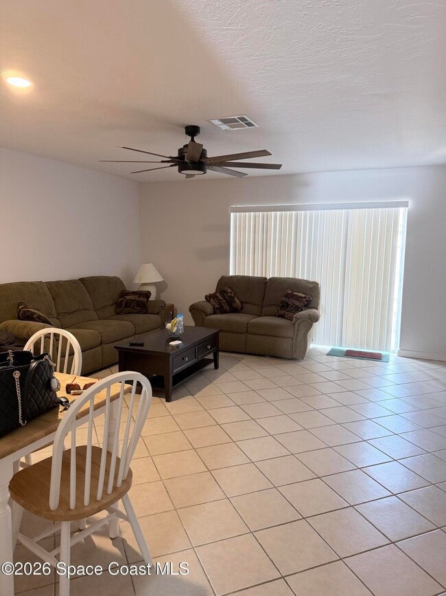 Building Photo - 1114 Steven Patrick Ave