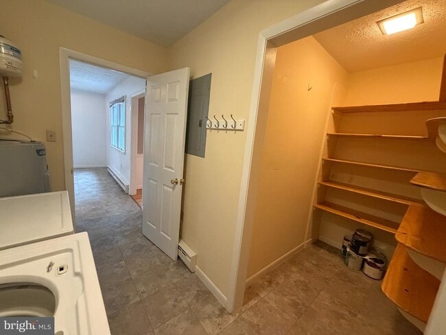Building Photo - 23 Montague Cir