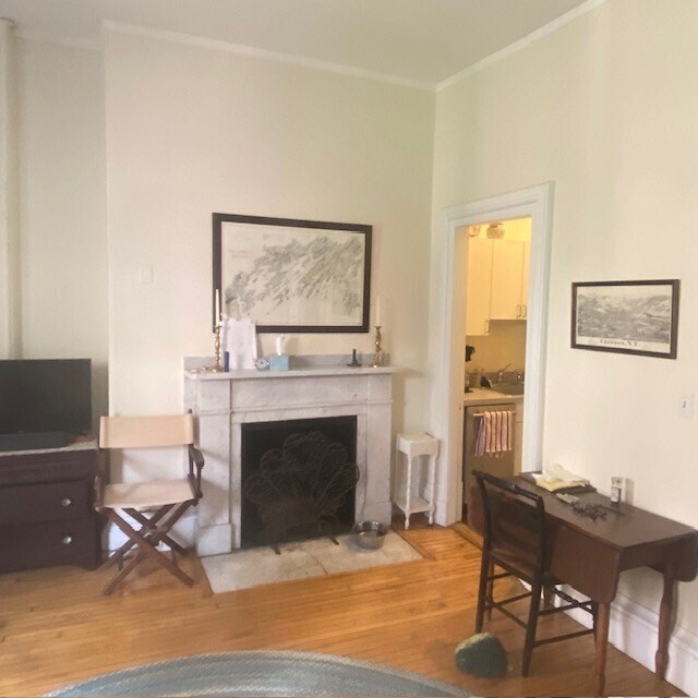 Building Photo - 4 Walnut St