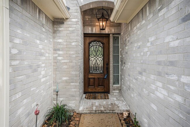 Building Photo - 9338 Stoneridge Canyon Ln