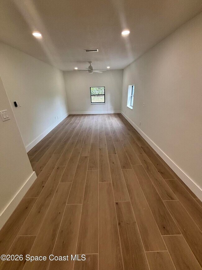 Building Photo - 6335 S Tropical Trail