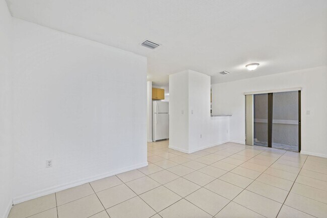 Building Photo - Cutler Bay Townhouse