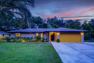 Building Photo - 2239 Wells Ave