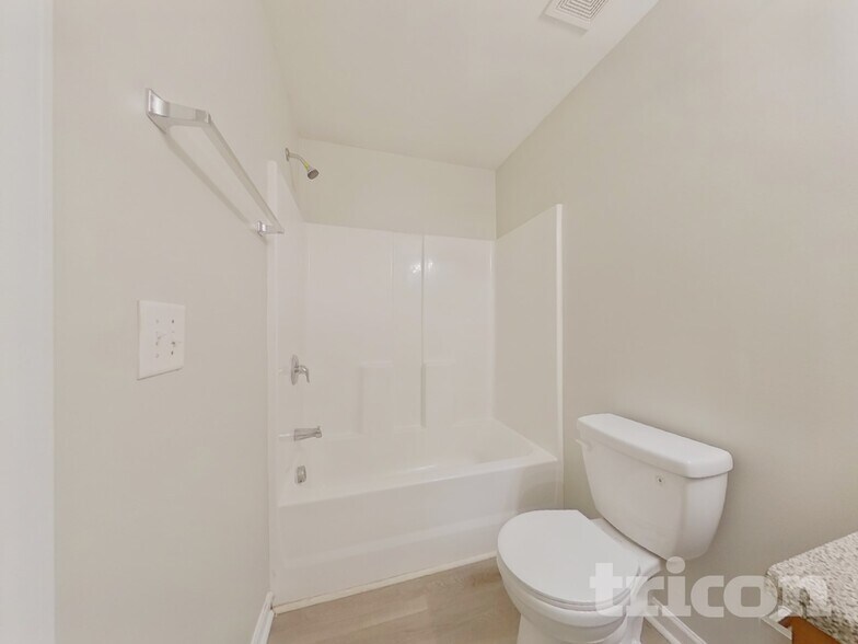 Building Photo - 3333 Lowland Dr