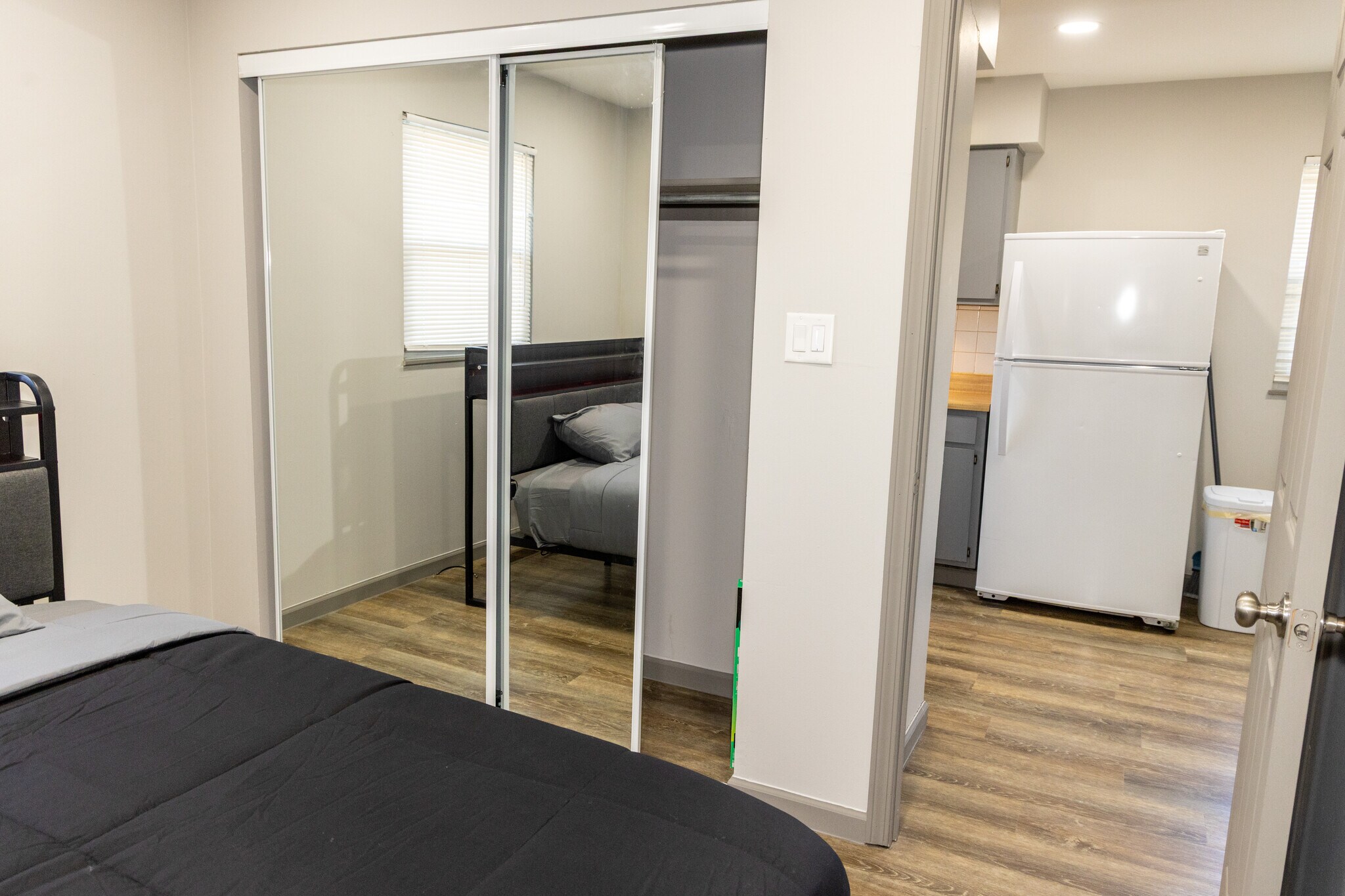 Building Photo - 1420 Villa Ct