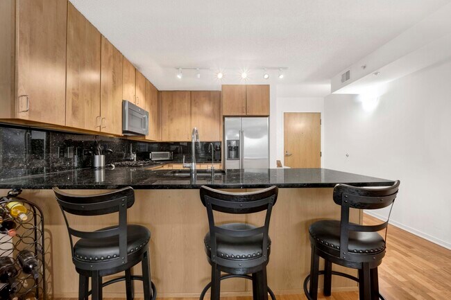Building Photo - 9725 Woods Dr