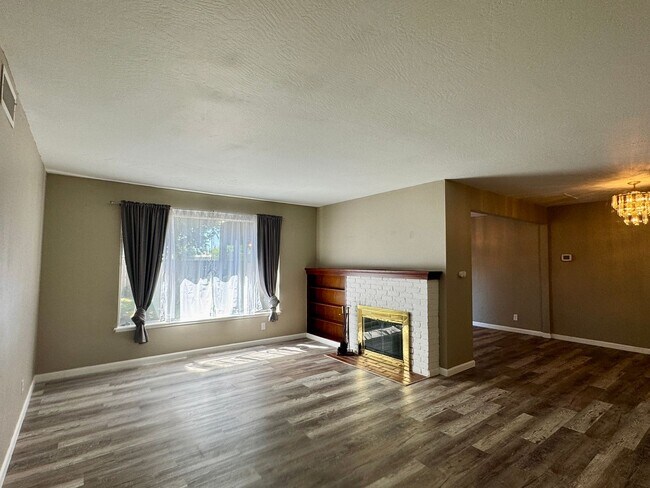 Building Photo - Beautiful Home Available in Rancho Cordova!