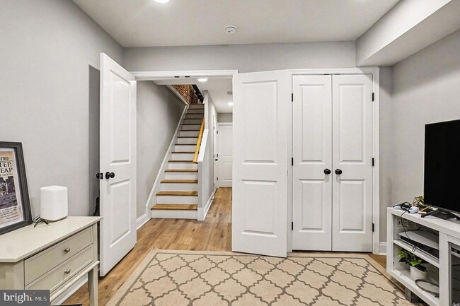 Building Photo - 443 S Robinson St