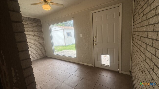 Building Photo - 3701 Water Oak Dr