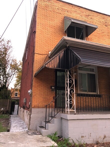 Building Photo - 306 Fram St
