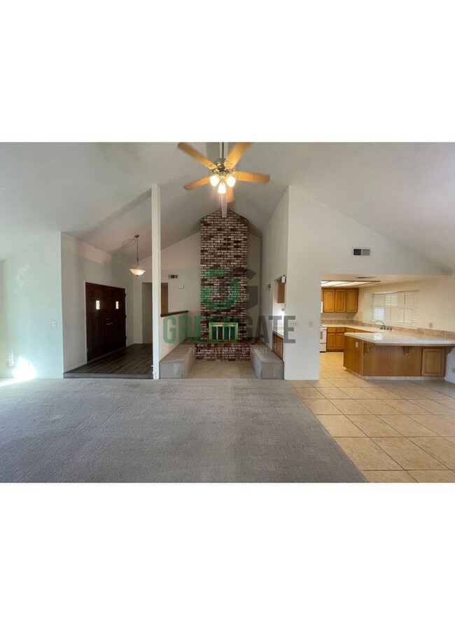 Building Photo - Beautiful 3 BEDROOM 2 BATH HOME IN MODESTO...