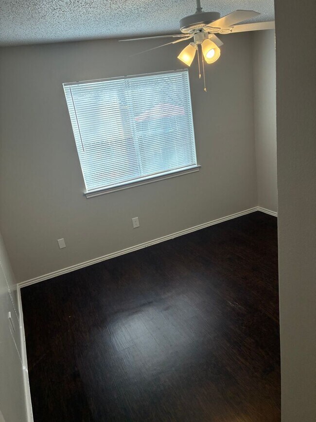 Building Photo - December Move In