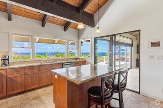 Building Photo - Completely Remodeled 3 Bed/3 Bath with Exp...
