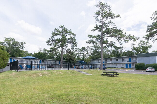 Building Photo - 2765 W Tharpe St