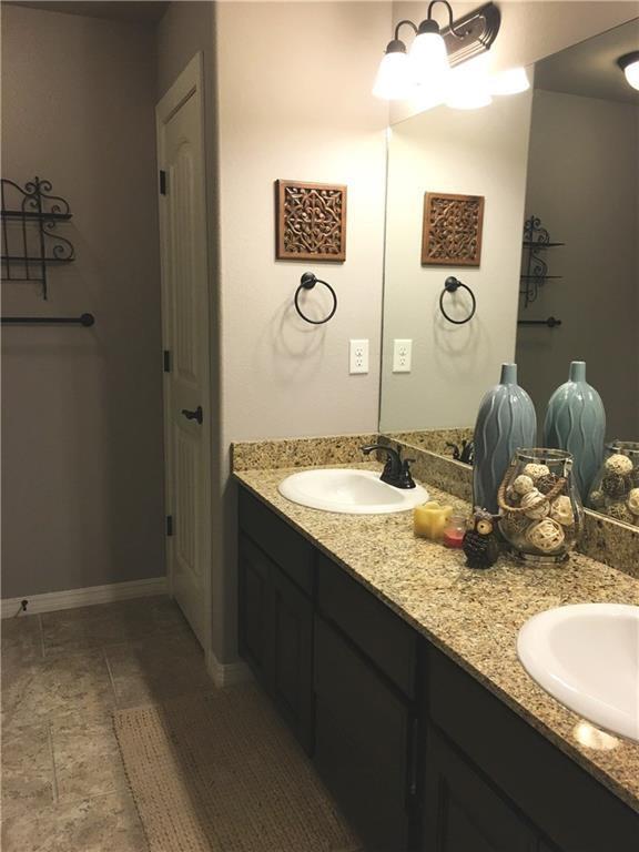 Building Photo - 2960 W Topaz Dr