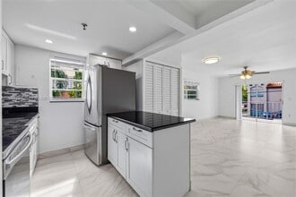 Building Photo - 140 NW 14th Ave