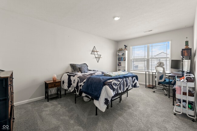 Building Photo - 1399 Hat Band St