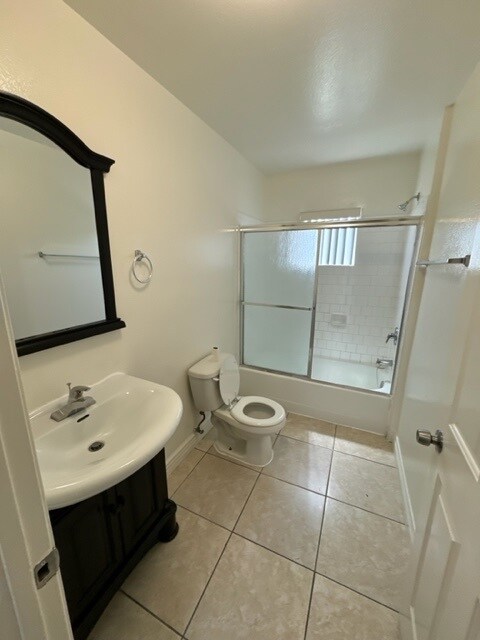 Building Photo - 6806-6808 Brynhurst Ave