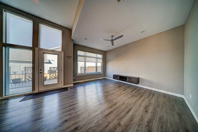 Building Photo - 704 American Pharaoh Dr