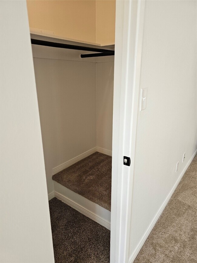 Building Photo - 2626 Holly Hall St