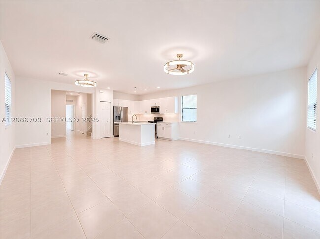 Building Photo - 3448 W 110th St