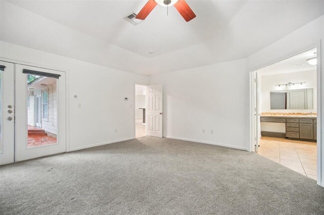 Building Photo - 3106 E Palm Valley Blvd