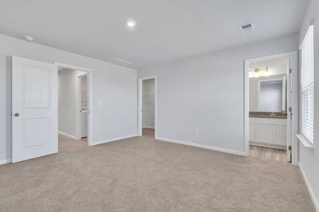 Building Photo - Amazing Lease Special!!Brand-New 3BR/2.5BA Townhome with Garage in Greer $1725/mo