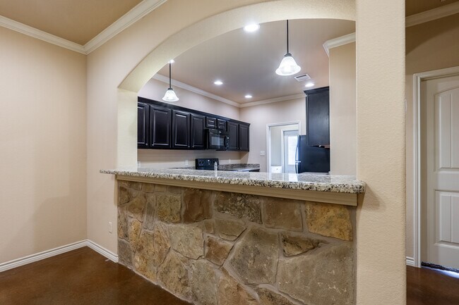 Building Photo - 312 Newcomb Ln