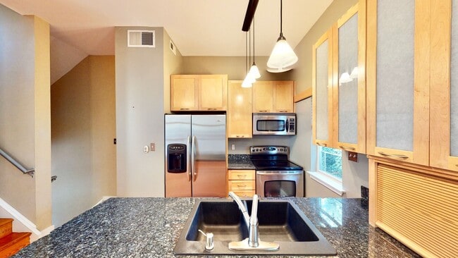 Building Photo - 2062 Atherton Heights Ln