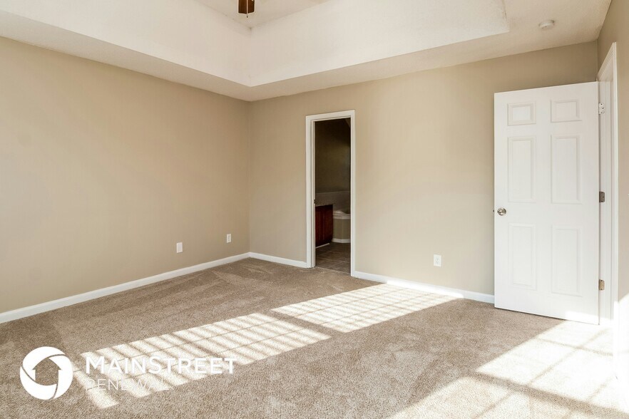 Building Photo - 10878 Tara Village Way