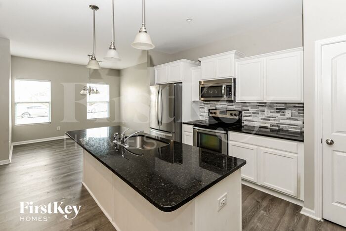Building Photo - 4194 Broadstairs Dr SW