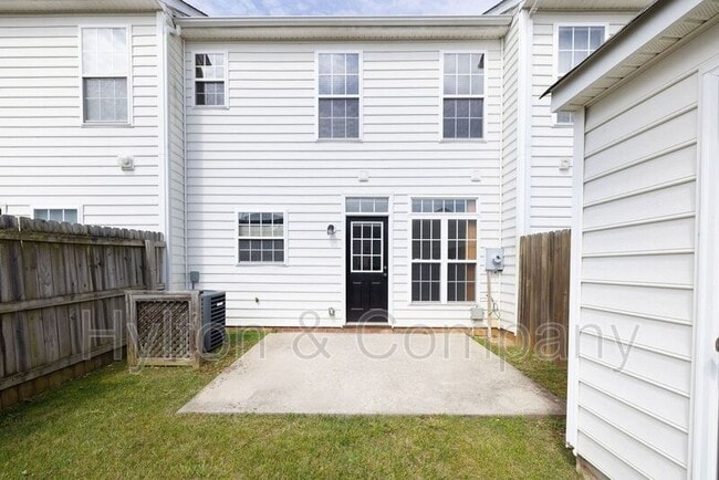 Building Photo - 907 Dominion Townes Ct