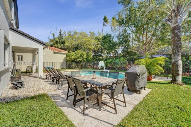 Building Photo - 1367 Camellia Cir