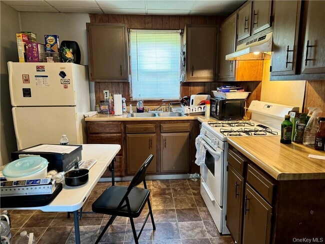 Building Photo - 19 Bloomingburg Rd