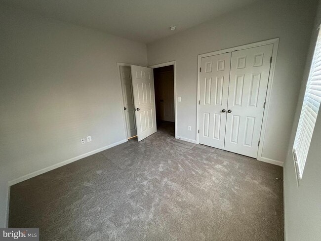 Building Photo - 127 Lindy Wy