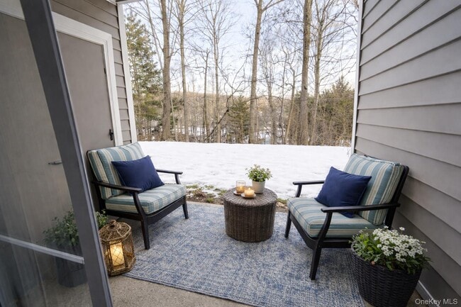 Building Photo - 100 Woodcrest Ln