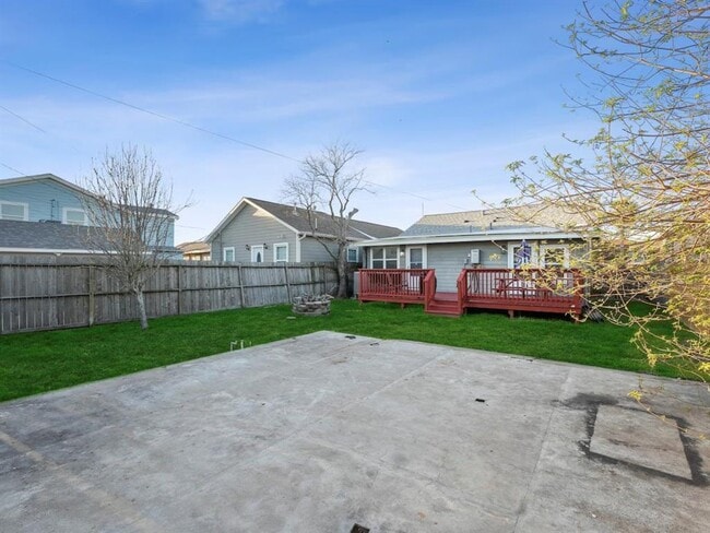 Building Photo - 4019 Ave S