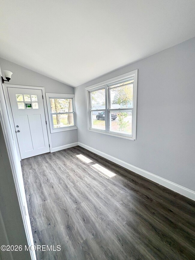 Building Photo - 711 McKinley Ave