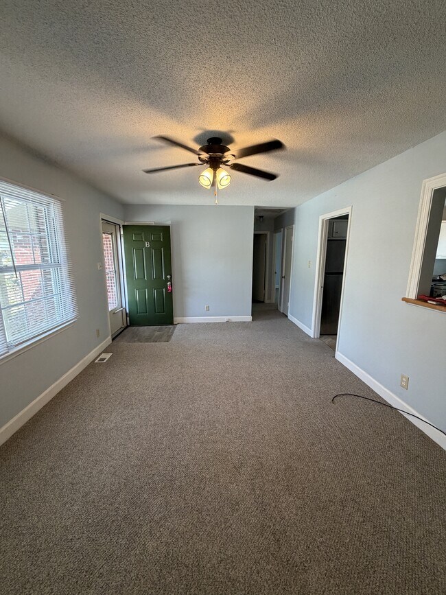 Building Photo - 1011 Brownlea Dr