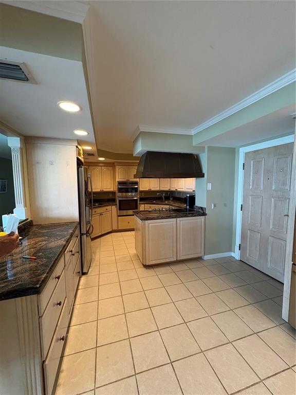 Building Photo - 675 S Gulfview Blvd