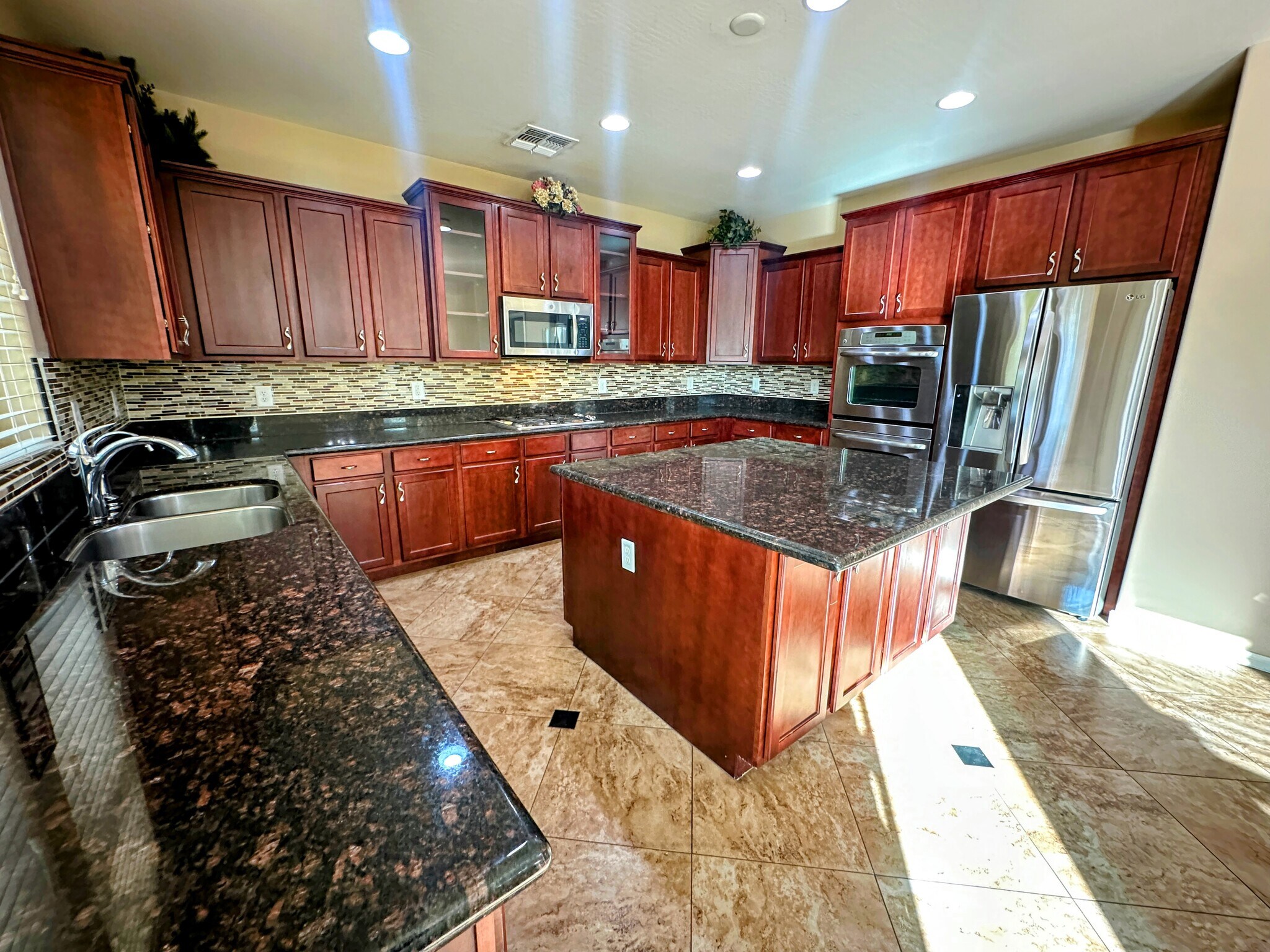 Building Photo - 4717 W Sweet Iron Pass