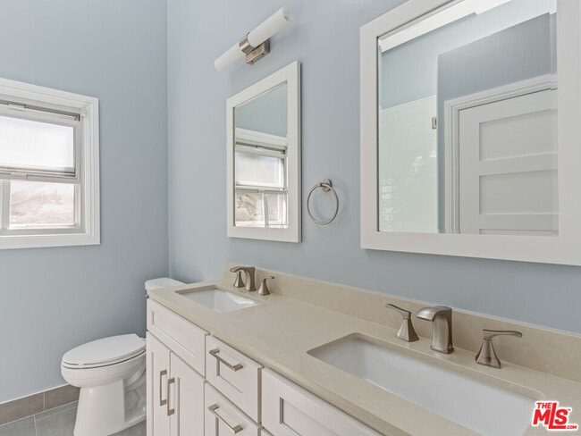 Building Photo - 7630 W 91st St